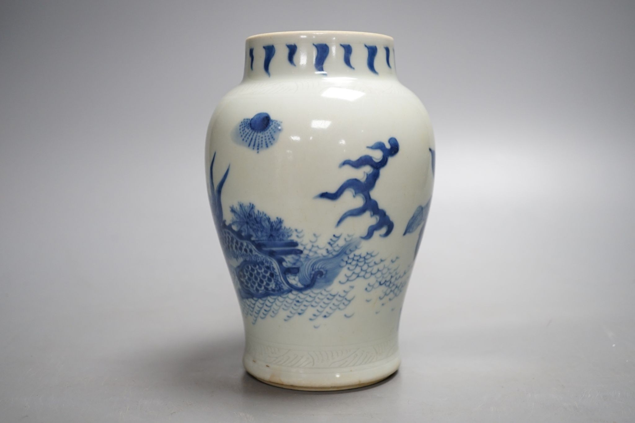 A 19th century Chinese blue and white vase, 16cm